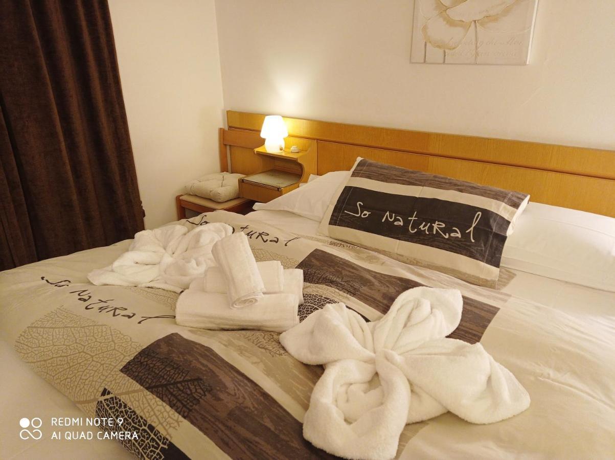 Mini hotel Quincinetto ภายนอก รูปภาพ