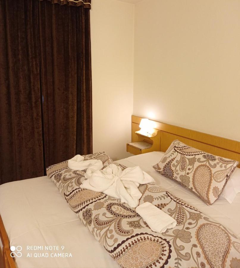 Mini hotel Quincinetto ภายนอก รูปภาพ