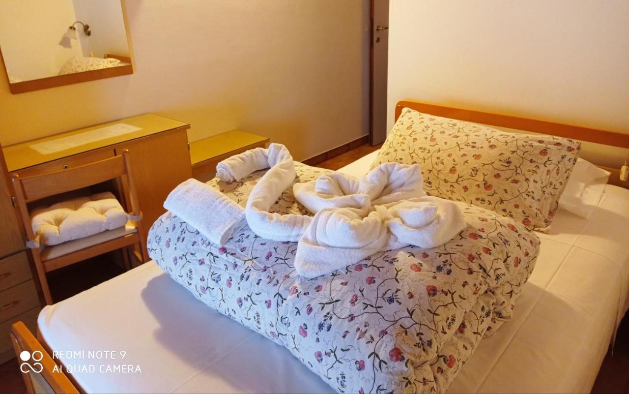 Mini hotel Quincinetto ภายนอก รูปภาพ